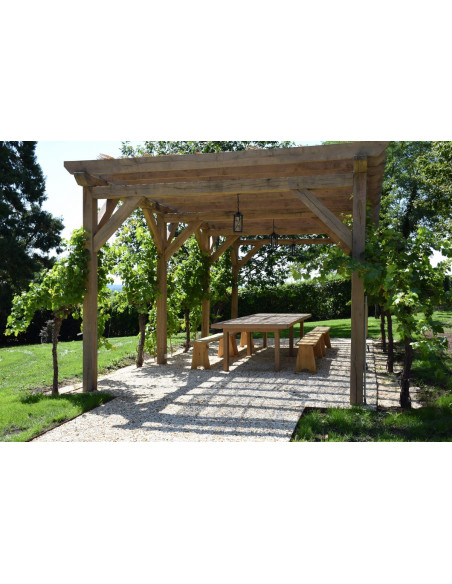 Pergola à disposition pour respirer l'air de la campagne Bordelaise