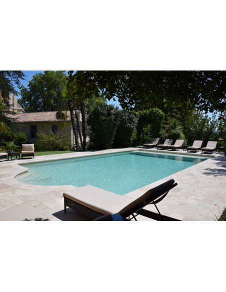 Piscine chauffée aux beaux jours !!! N'oubliez pas votre maillot de bain :)