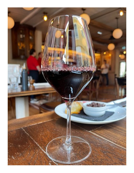Dégustez le Vin rouge de Pomerol, petite appellation en superficie mais tellement prestigieuse !