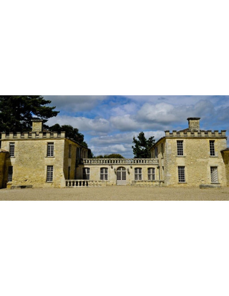 Une autre façade d'un Château de la catégorie la plus prestigieuse, Saint-Emilion Grand Cru Classé