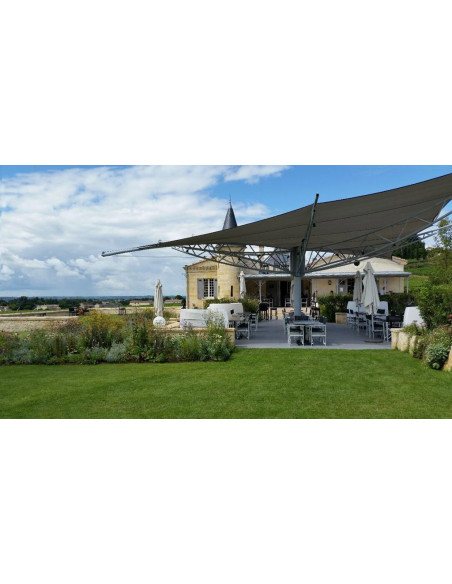 La terrasse du Château restaurant aux beaux jours...