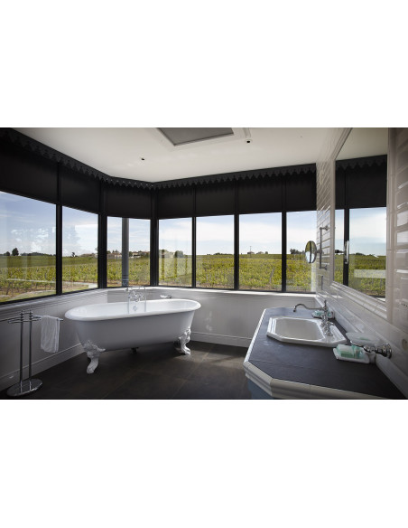 Salle de bains panoramique vue sur vignes...