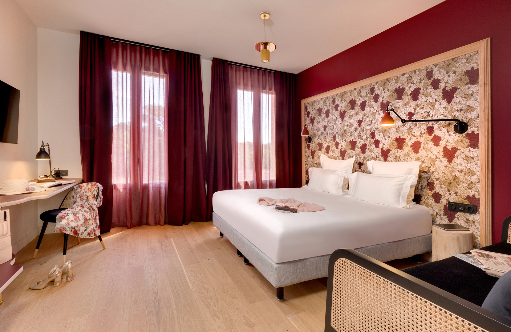 Chambre rouge bordeaux grand confort 